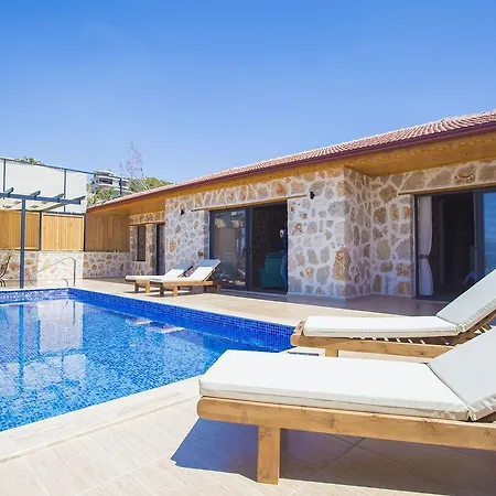 Gunbatimi Villa