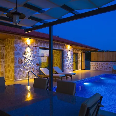 Gunbatimi Villa