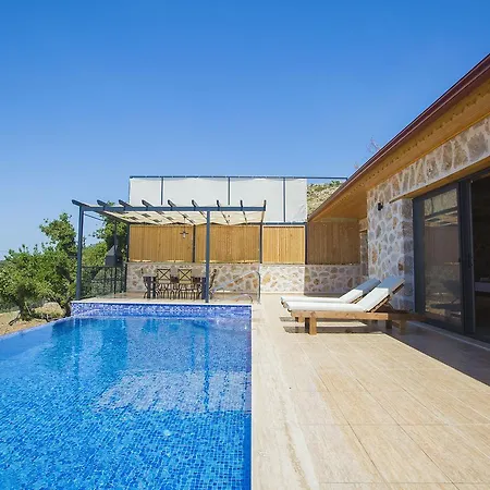 Villa Gunbatimi *
